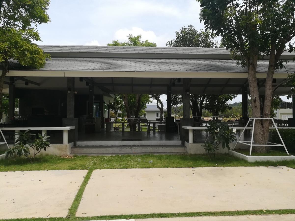The Lake Hill Resort Pran Buri Bagian luar foto