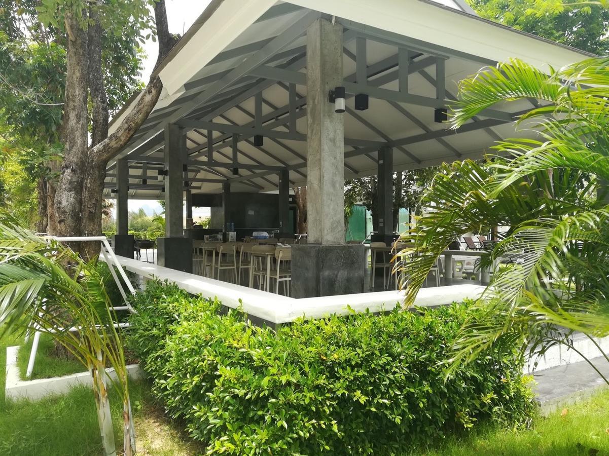 The Lake Hill Resort Pran Buri Bagian luar foto
